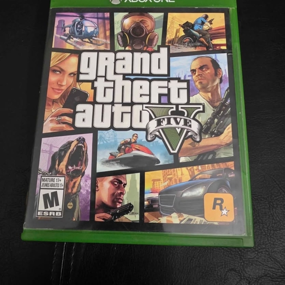 Grand Theft Auto V (GTA V) Xbox One - With Case
